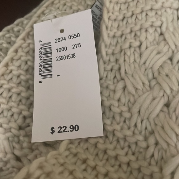 BNWT very soft cream-colored infinity scarf by Kismet. - Picture 7 of 7